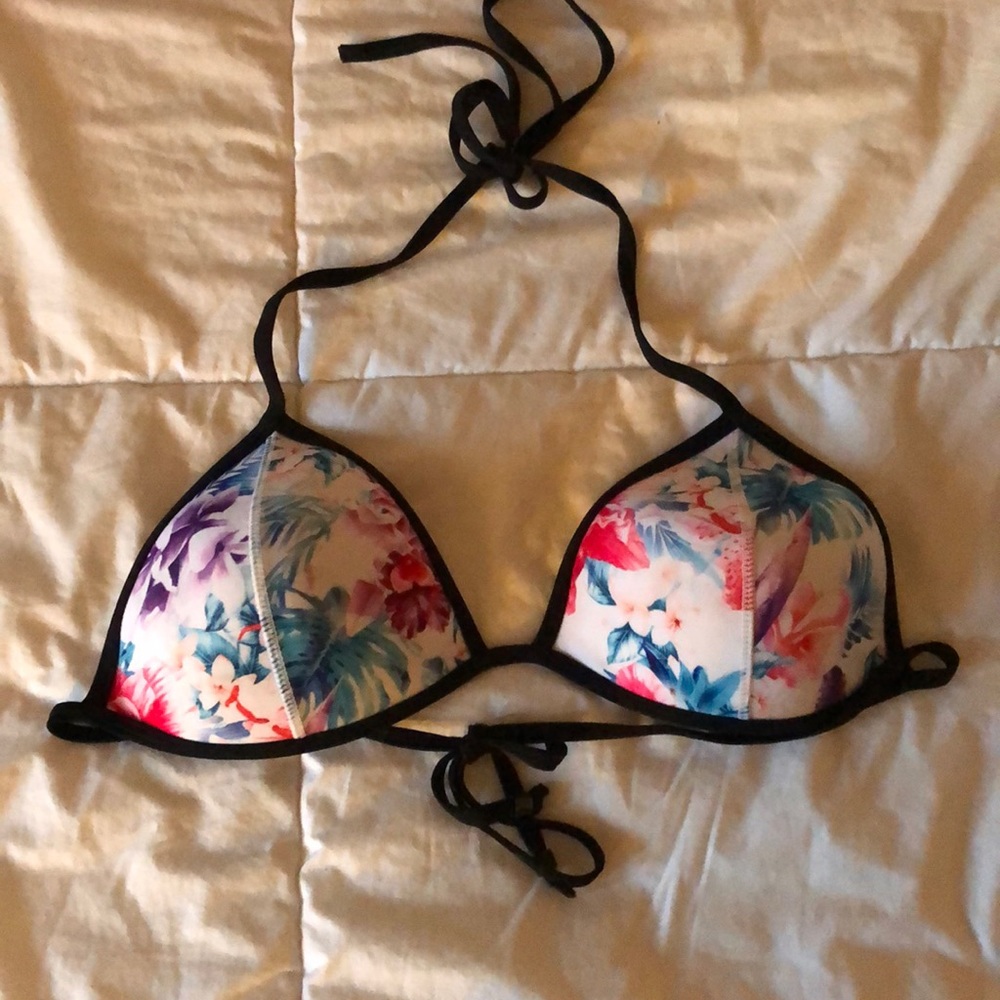 Only worn once padded bathing suit top!